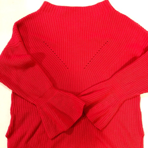 LOFT Women’s Sweater - Picture 1 of 3